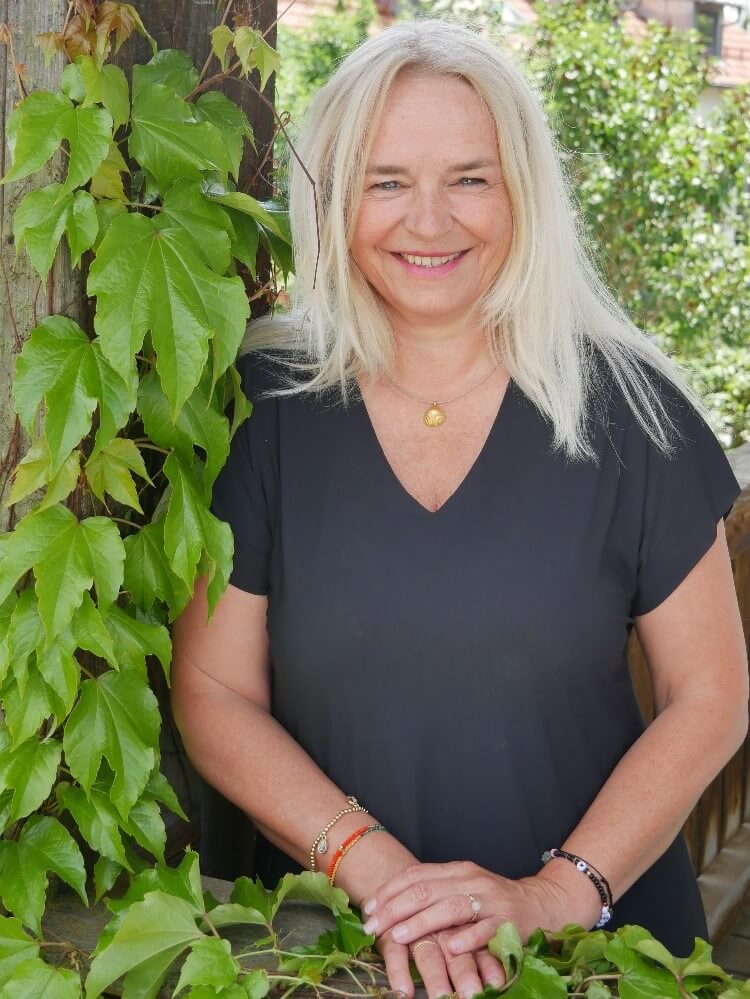 ika-frederike-huebner